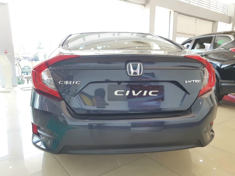 honda civic 1.8g duoi xe